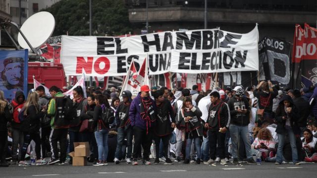 Cartel el hambre no es una elección